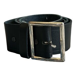 Made in USA Men's Black Leather Belt with non rust silver tone buckle Sz 40